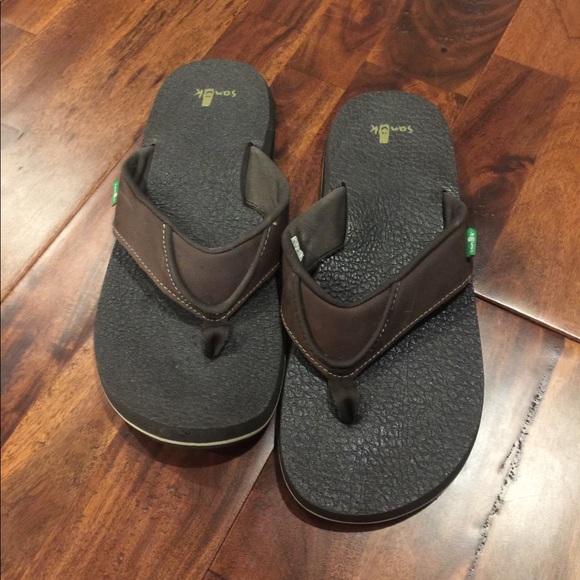 Sanuk Other - Brown leather Sanuk Flip Flops. Size 10